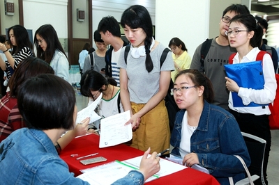 2019屆畢業(yè)生暑期實習雙選會暨第五屆就業(yè)咨詢?nèi)栈顒釉谀祥_大學成功舉辦